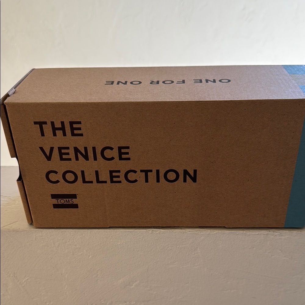 TOMS Venice Collection Ivory Glitter Womens Shoe